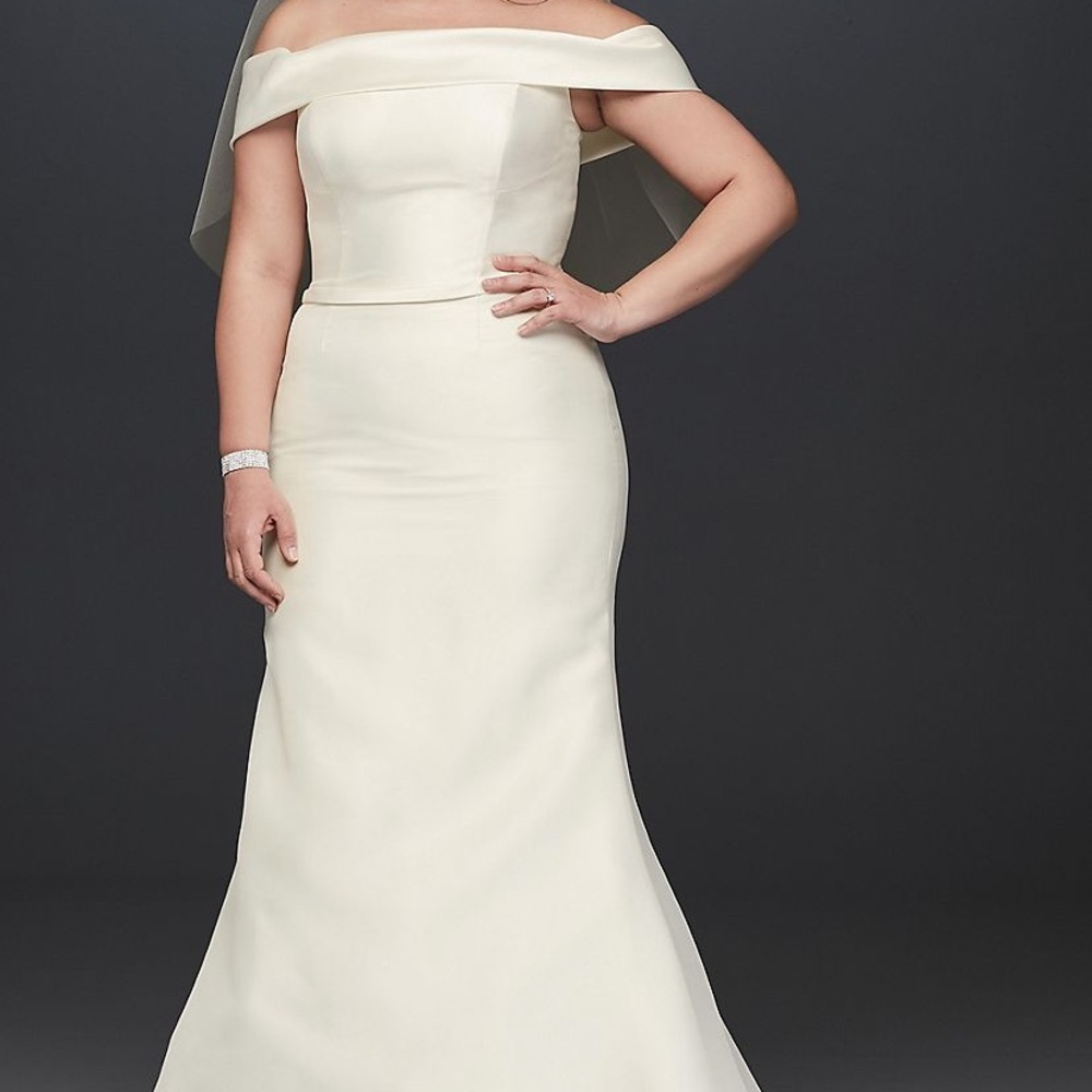 David’s Bridal Mikado trumpet ivory wedding dress